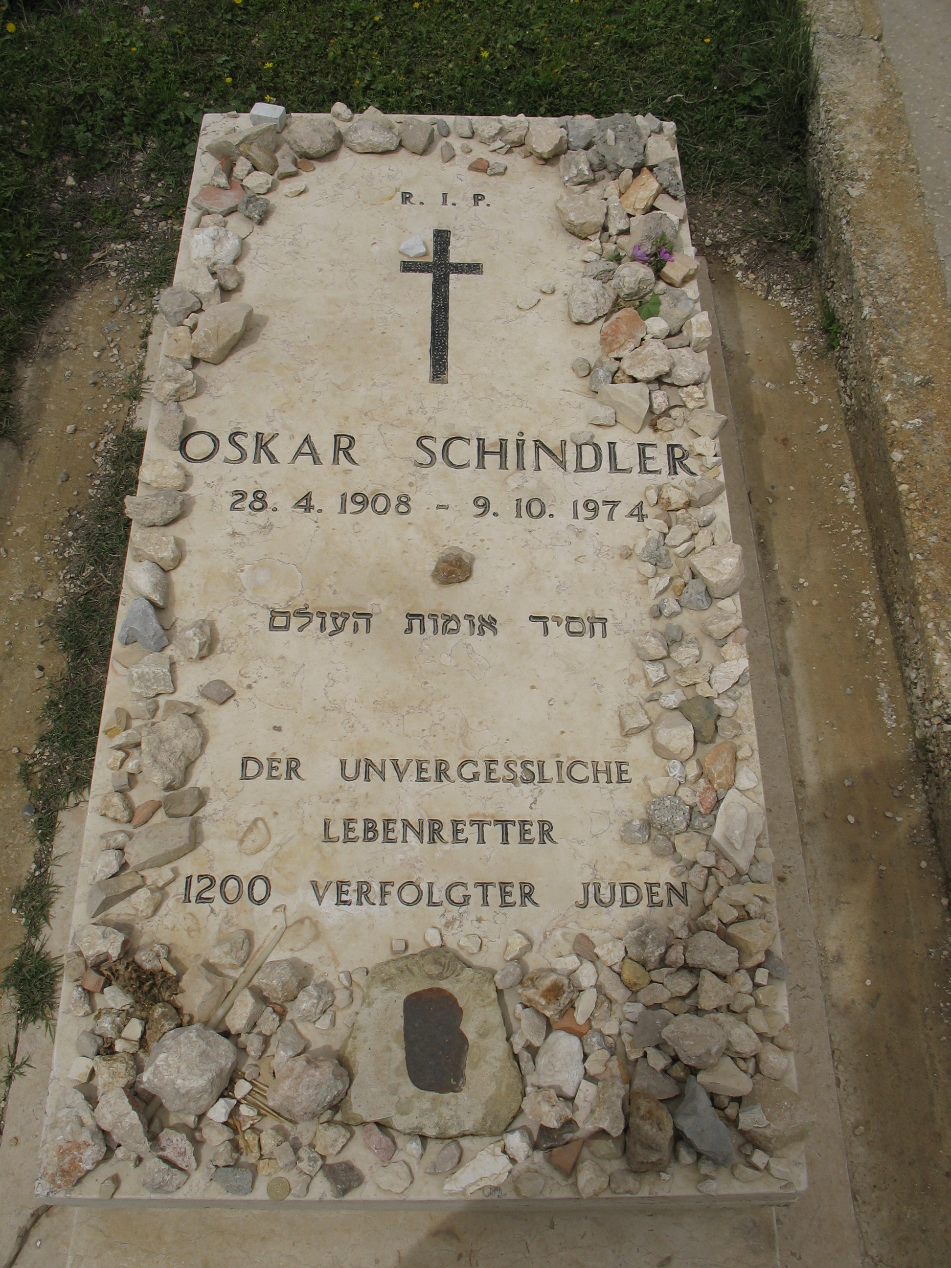 Grób Oskara Schindlera w Jerozolimie, Acmthompson at en.wikipedia, Public domain, via Wikimedia Commons